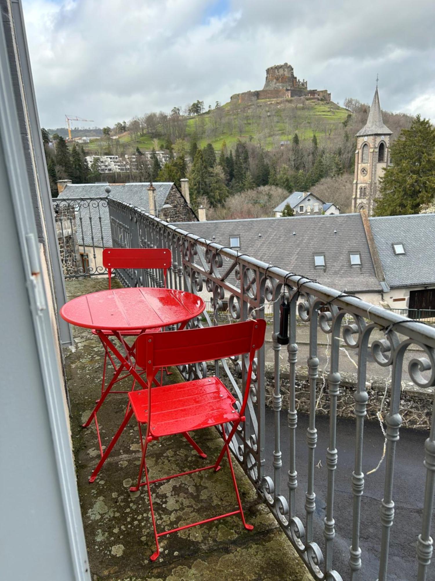 Logis Hotel De Paris Murol Exterior photo