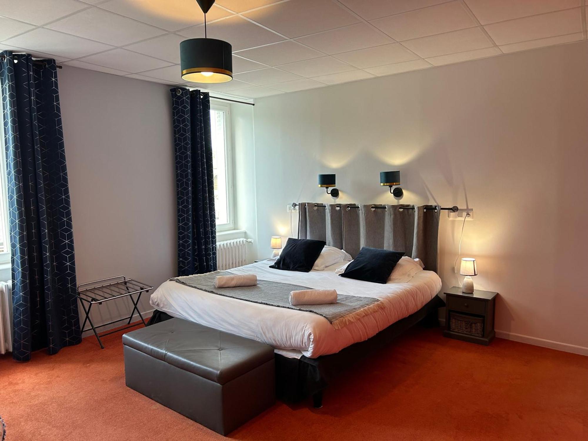 Logis Hotel De Paris Murol Exterior photo