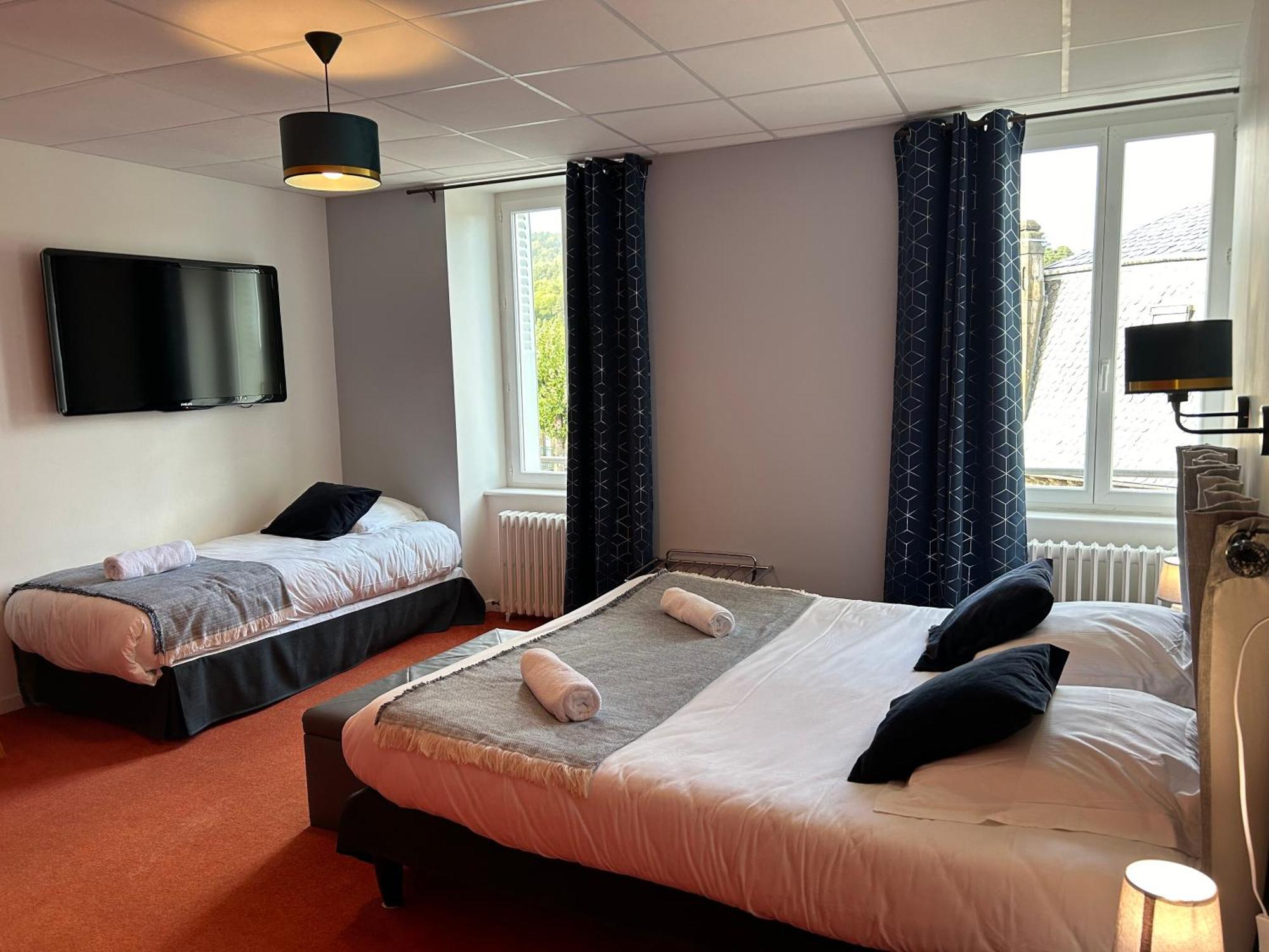 Logis Hotel De Paris Murol Exterior photo