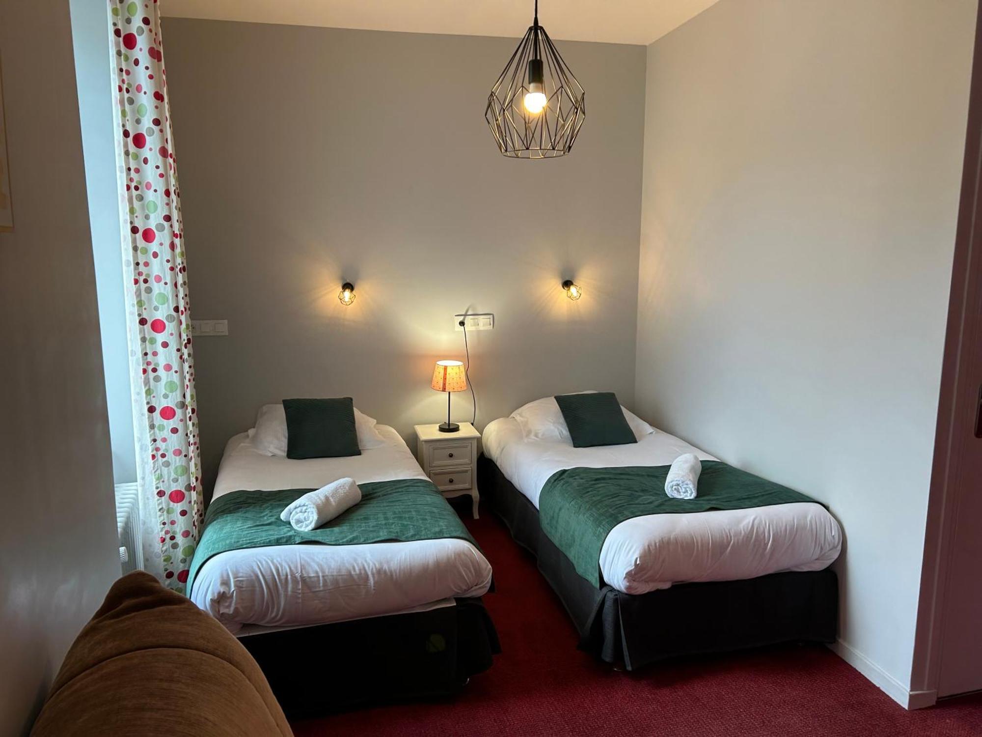 Logis Hotel De Paris Murol Exterior photo