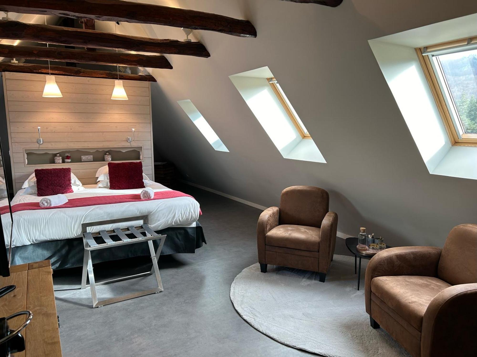 Logis Hotel De Paris Murol Exterior photo