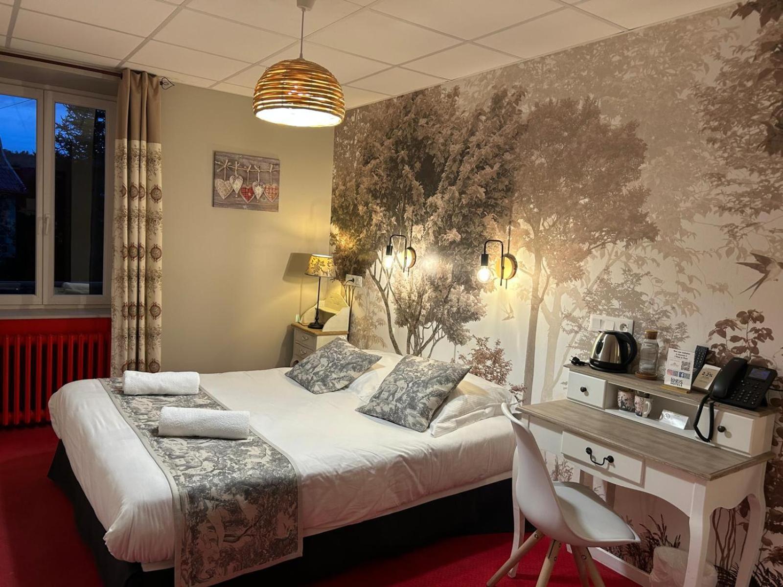 Logis Hotel De Paris Murol Exterior photo