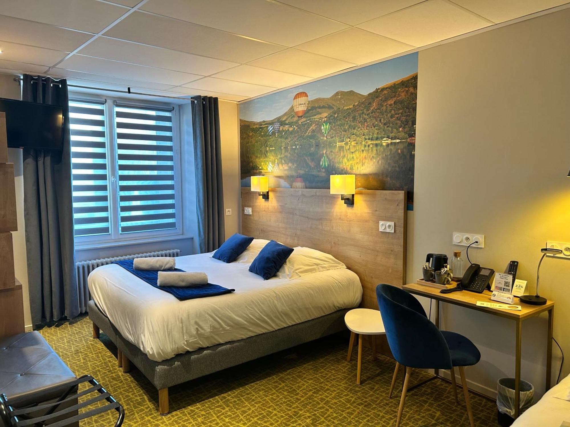 Logis Hotel De Paris Murol Exterior photo